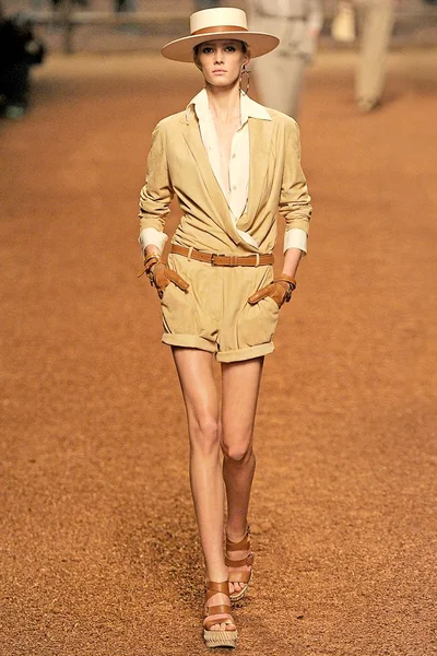 Look 19